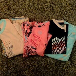 Set of 3 girls pajamas size 5/6